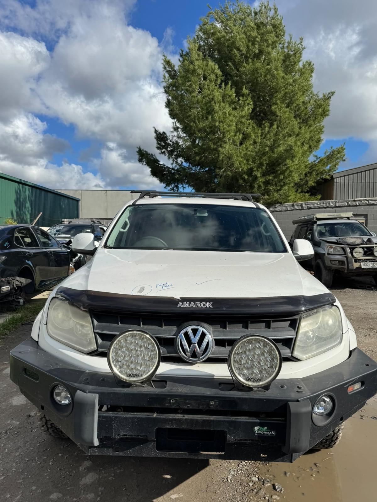 View Auto part Tonneau/Cover Volkswagen Amarok 2011