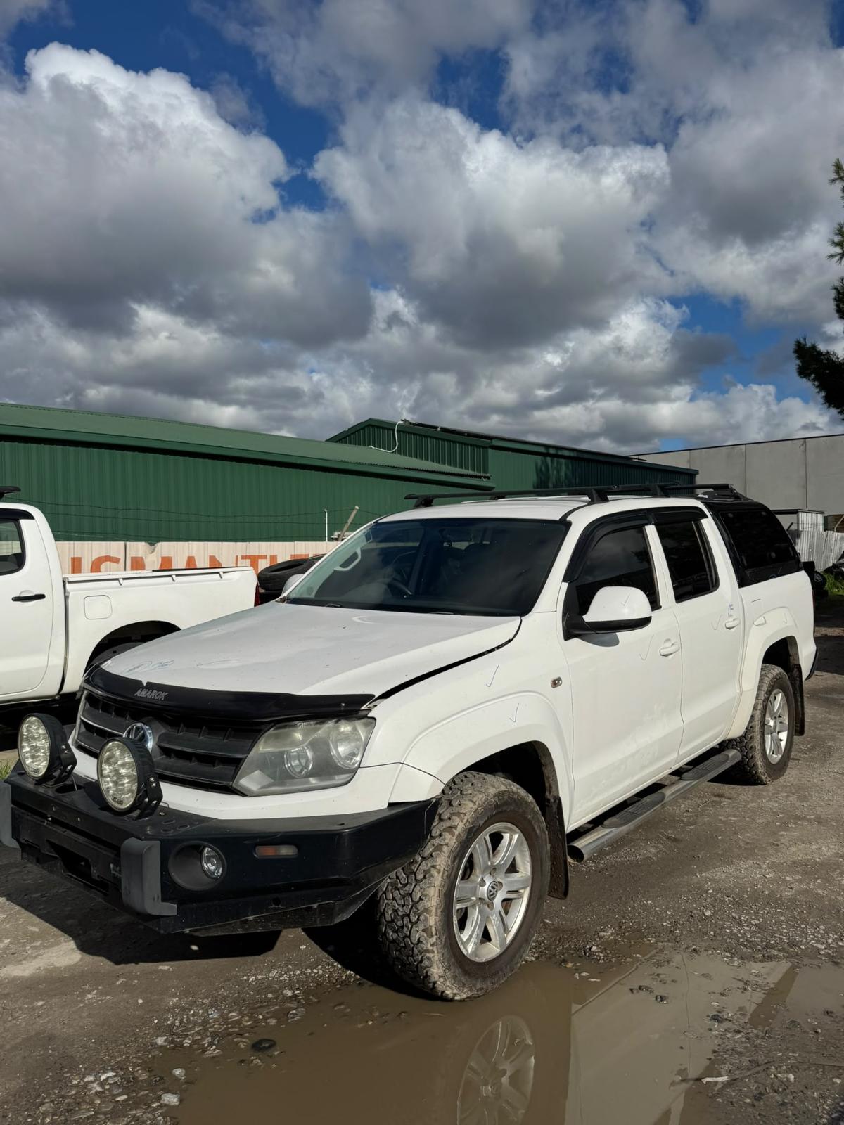 View Auto part Tonneau/Cover Volkswagen Amarok 2011