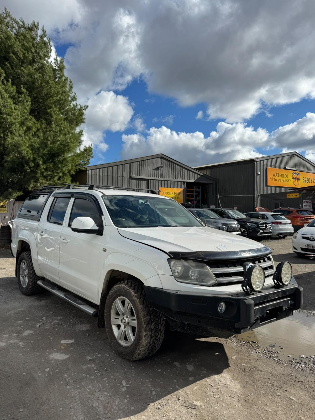 View Auto part Tonneau/Cover Volkswagen Amarok 2011