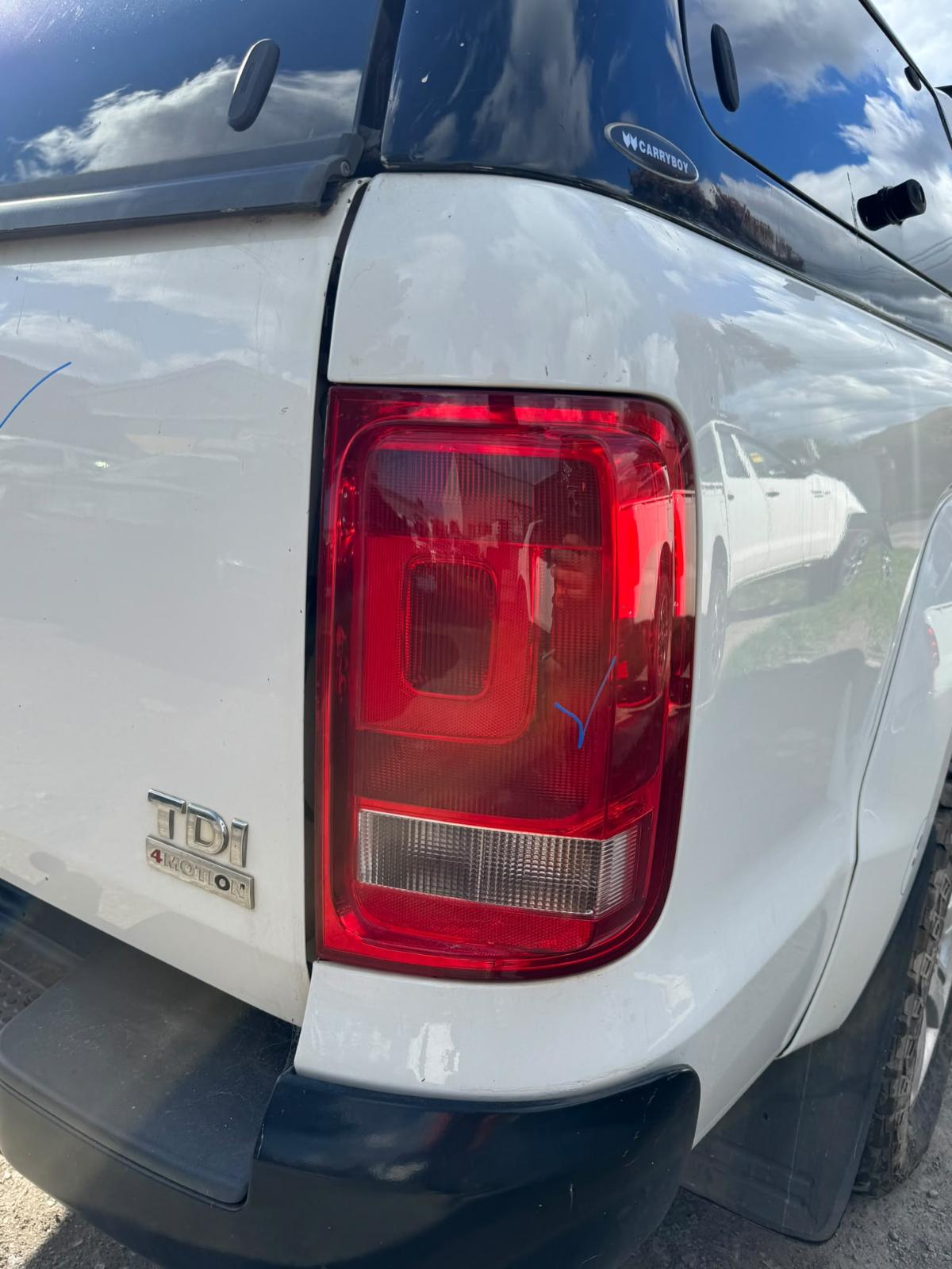 View Auto part Tonneau/Cover Volkswagen Amarok 2011