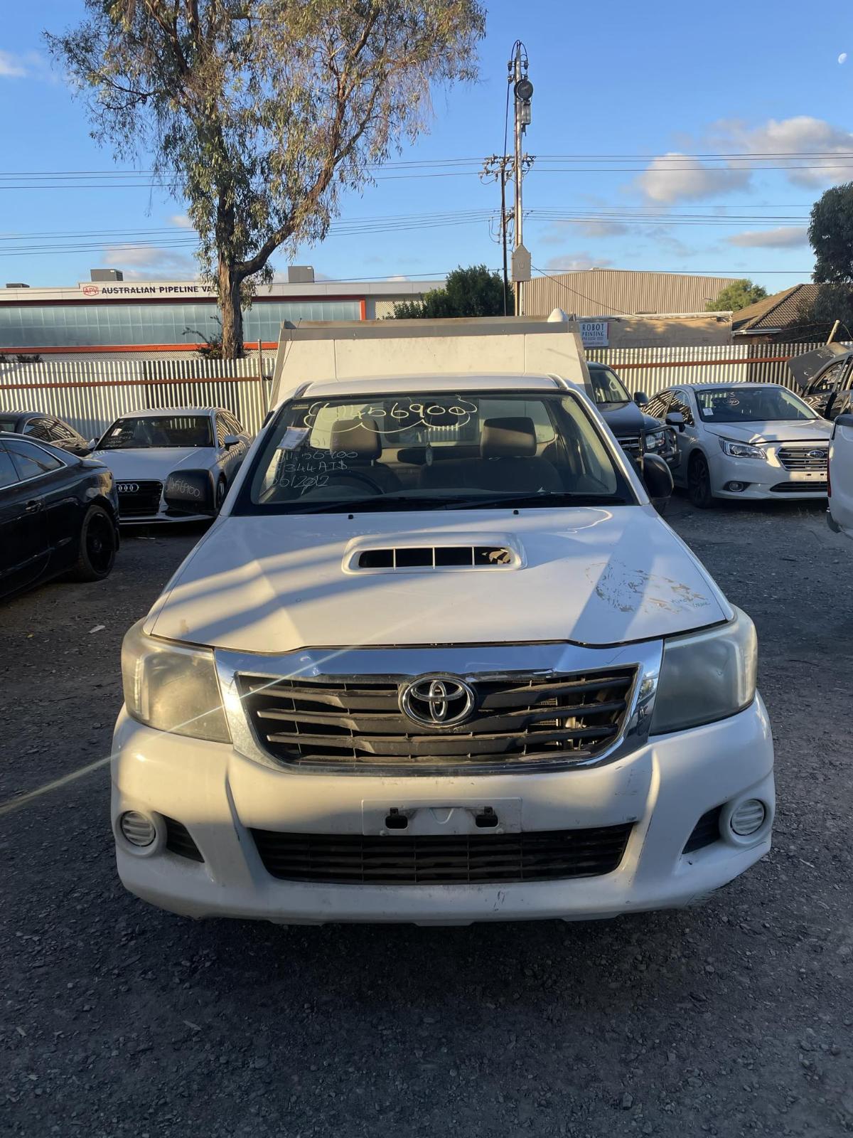 View Auto part Sunvisor Toyota Hilux 2012