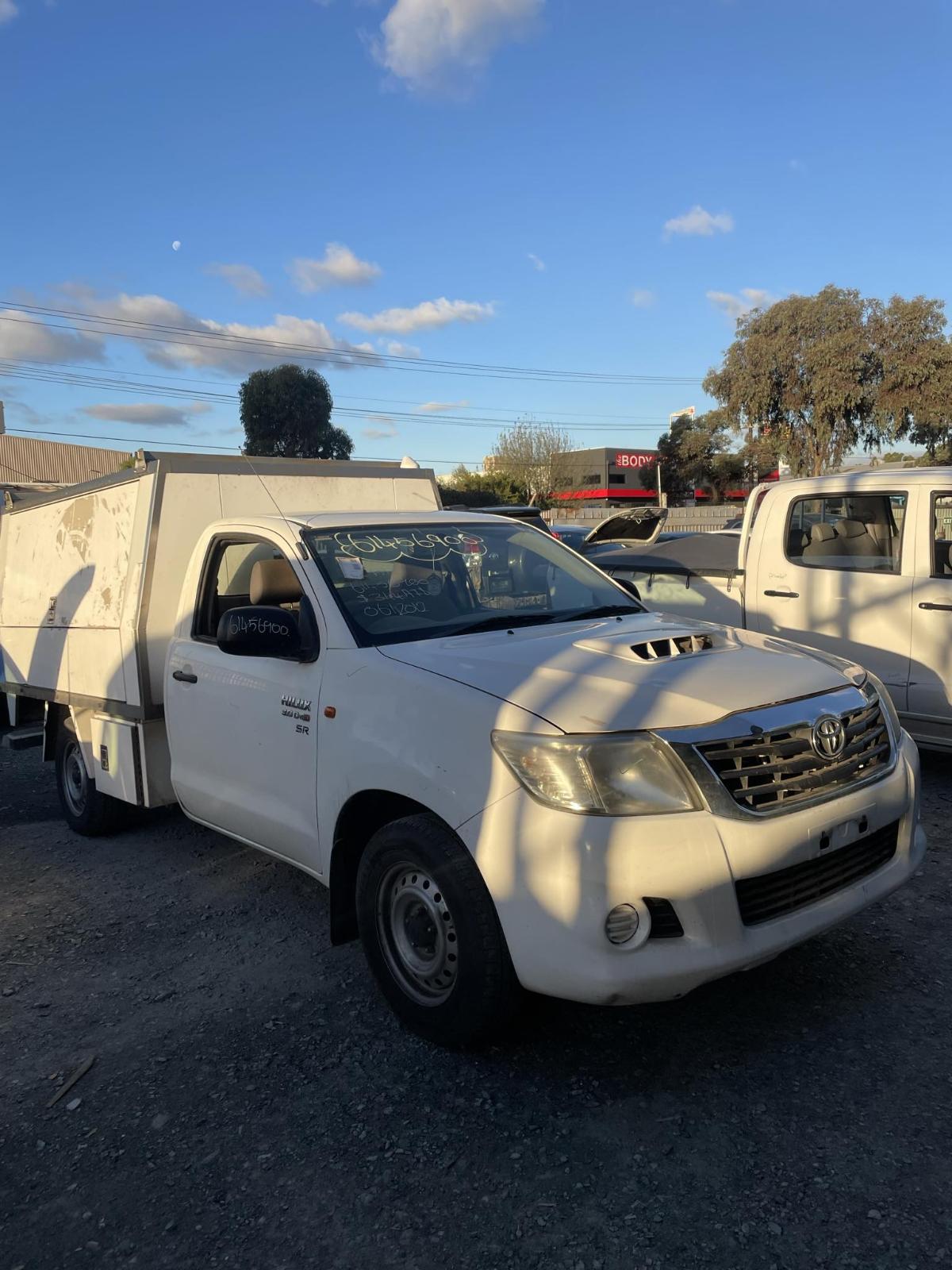 View Auto part Sunvisor Toyota Hilux 2012