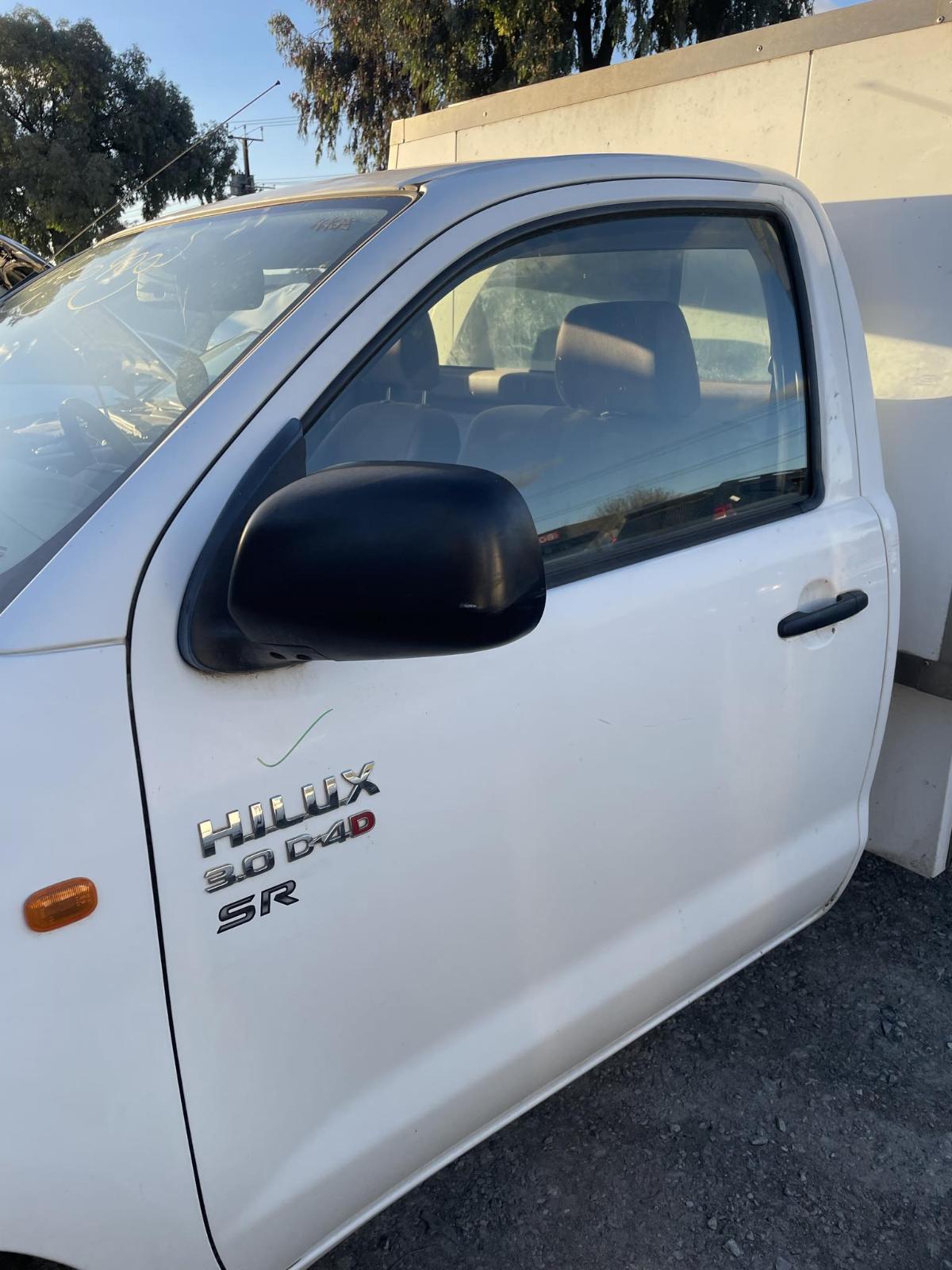 View Auto part Sunvisor Toyota Hilux 2012