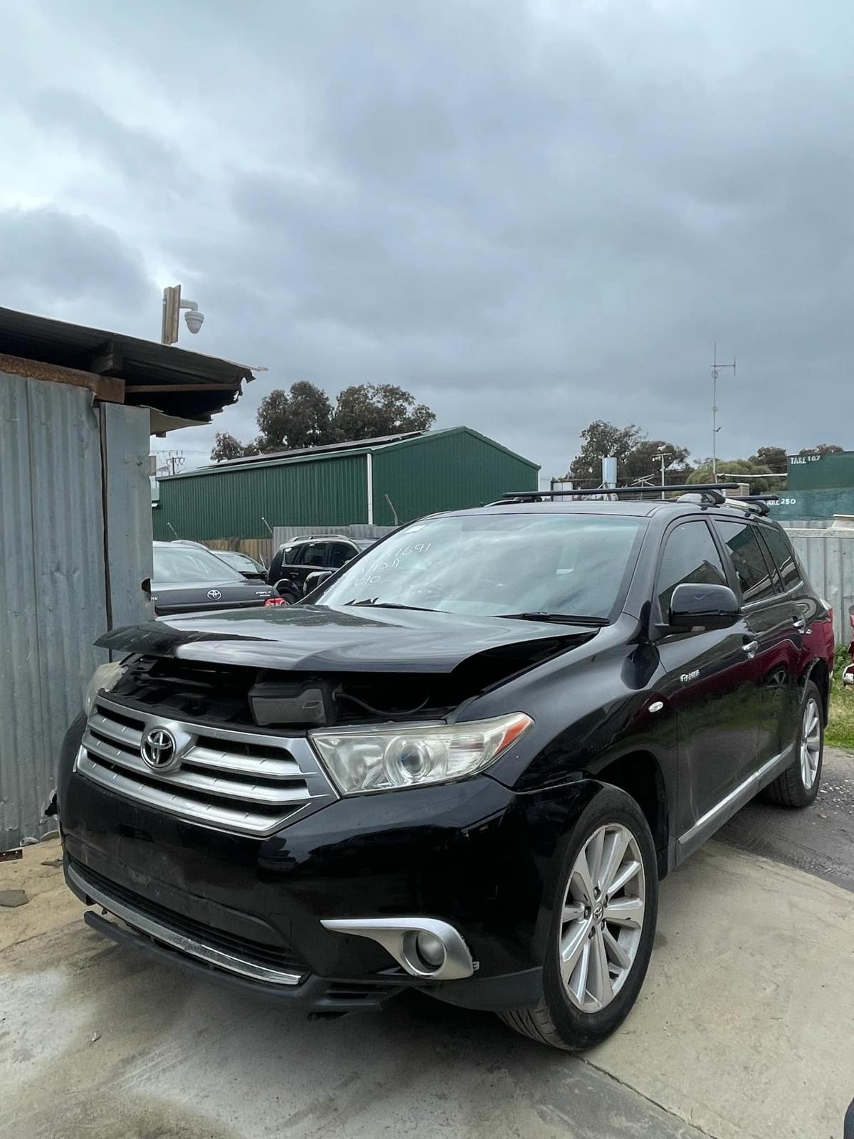 View Auto part Towbar Toyota Kluger 2010