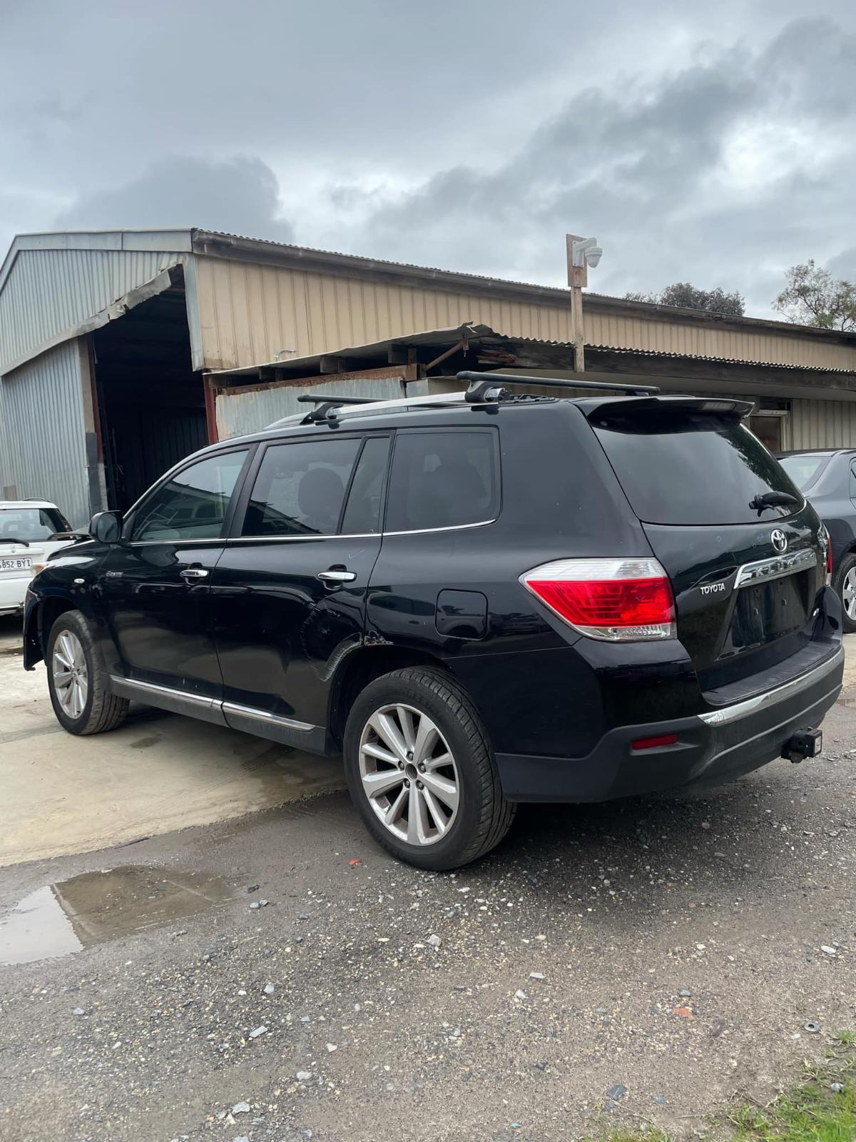 View Auto part Towbar Toyota Kluger 2010