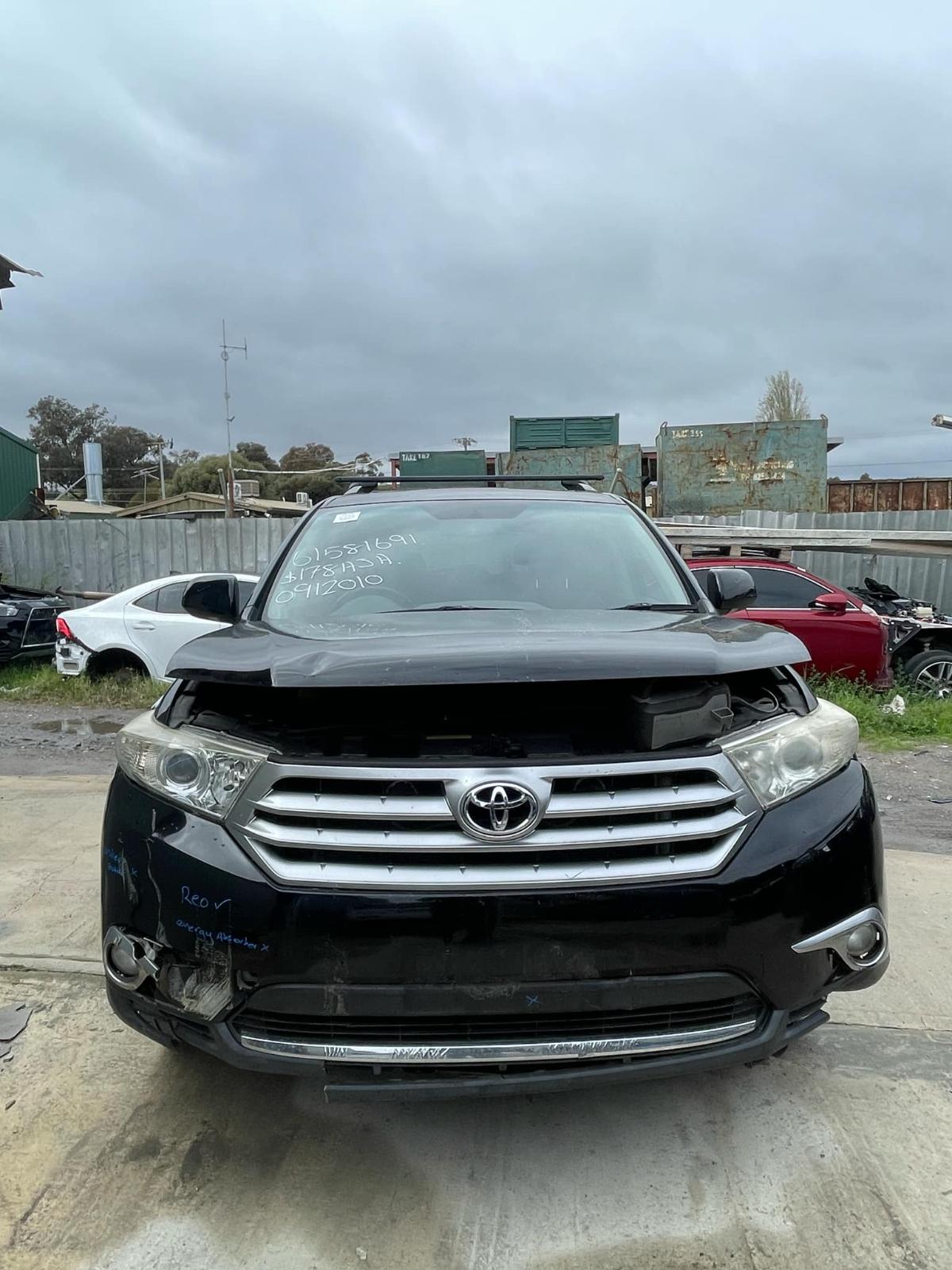 View Auto part Towbar Toyota Kluger 2010