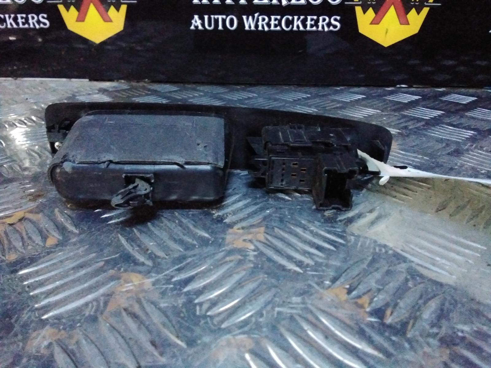 View Auto part Pwr Dr Wind Switch Nissan Dualis 2010
