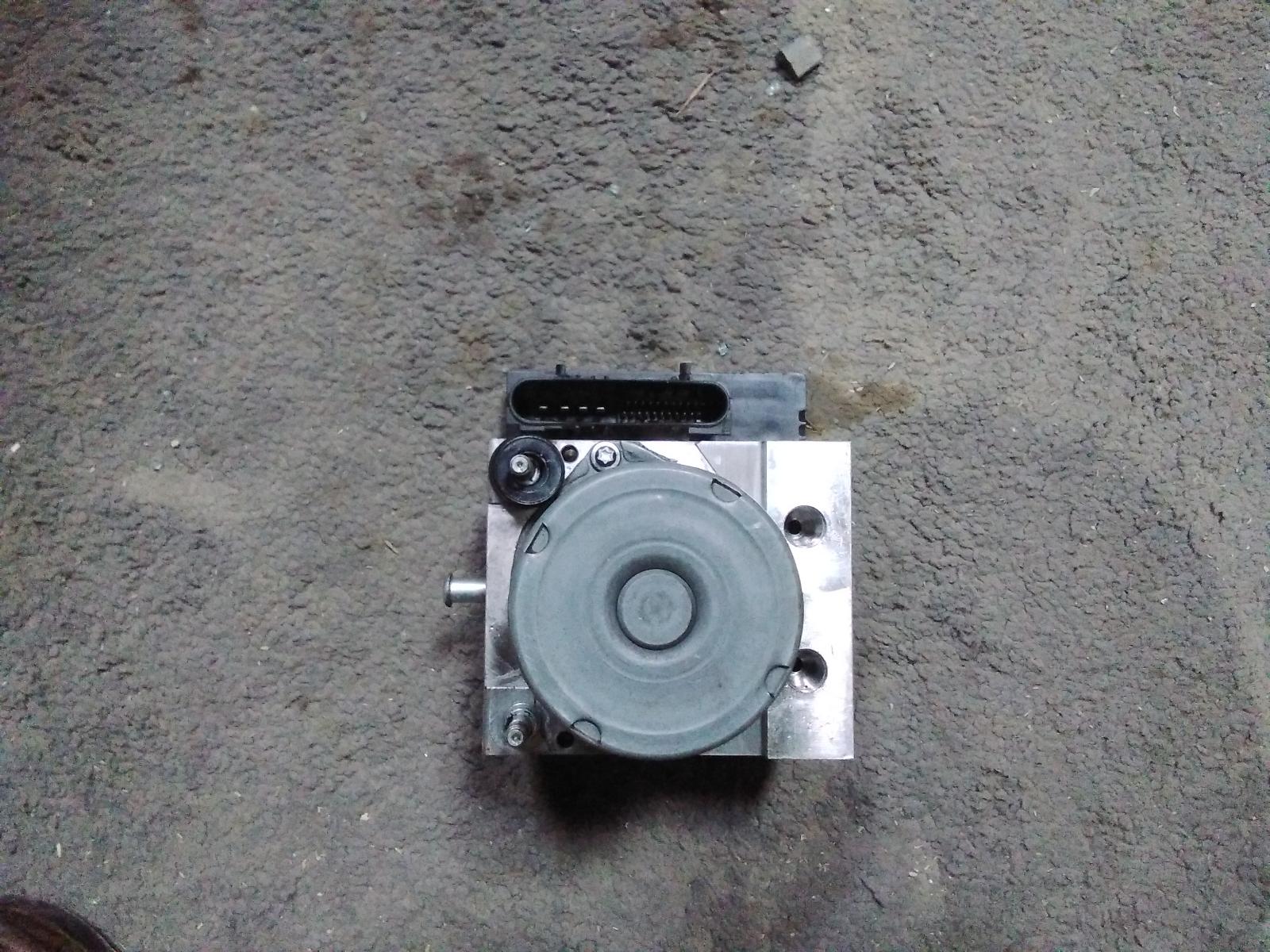 2010 Nissan Dualis Abs Pump/Modulator View Auto part Abs Pump/Modulator Nissan Dualis 2010