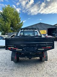 View Auto part Towbar Toyota Hilux 2020