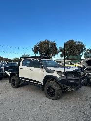 View Auto part Towbar Toyota Hilux 2020