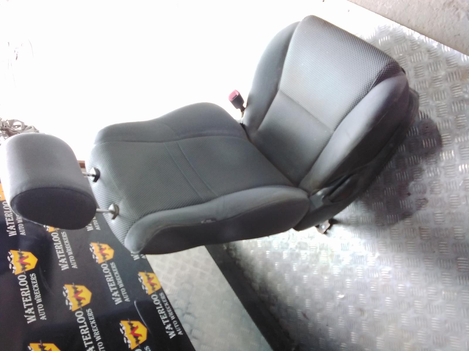 View Auto part Front Seat Toyota Hilux 2008