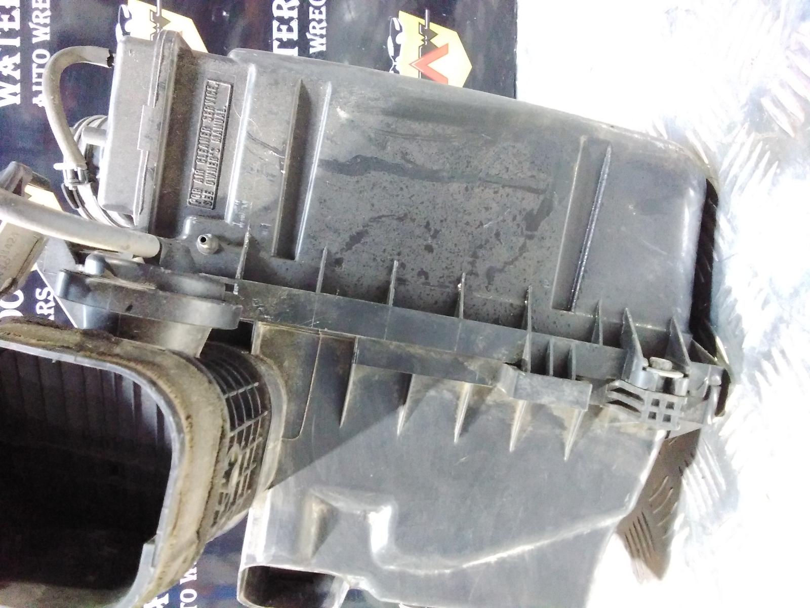 View Auto part Air Cleaner/Box Toyota Kluger 2010