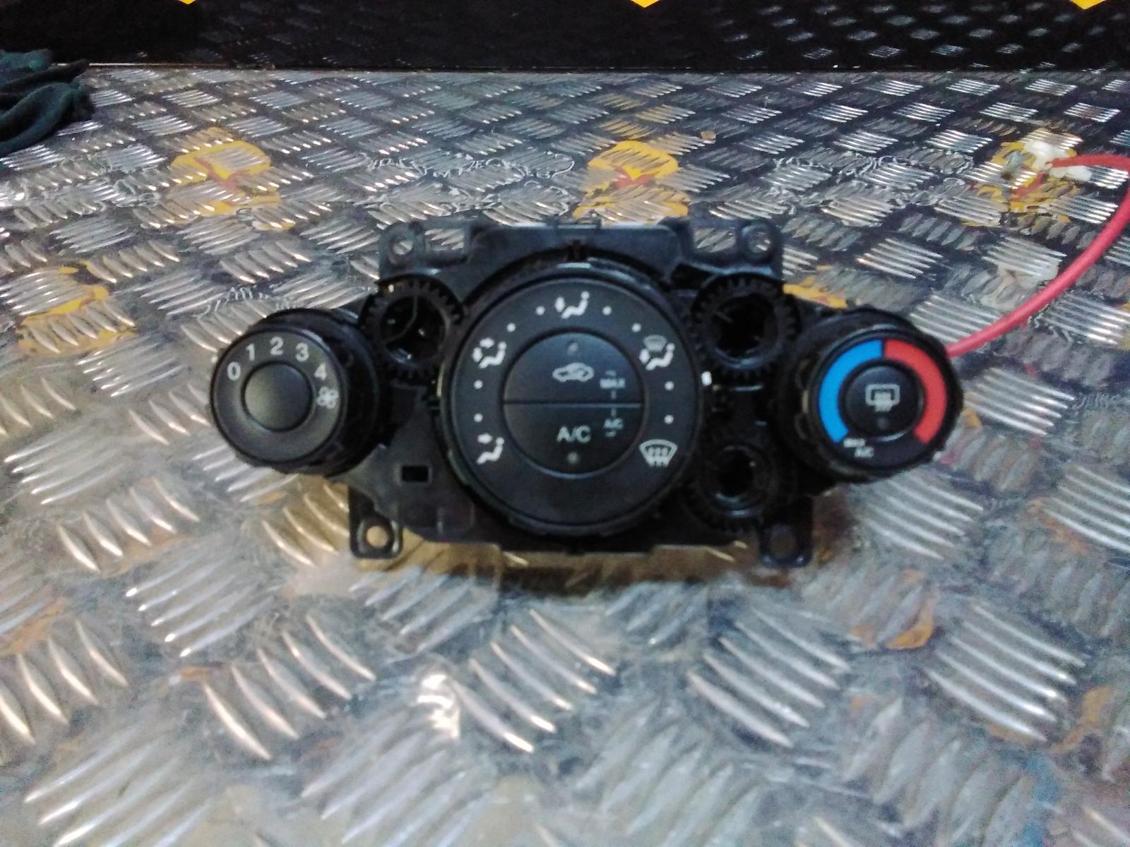 2011 Ford Fiesta Heater/Ac Controls View Auto part Heater/Ac Controls Ford Fiesta 2011