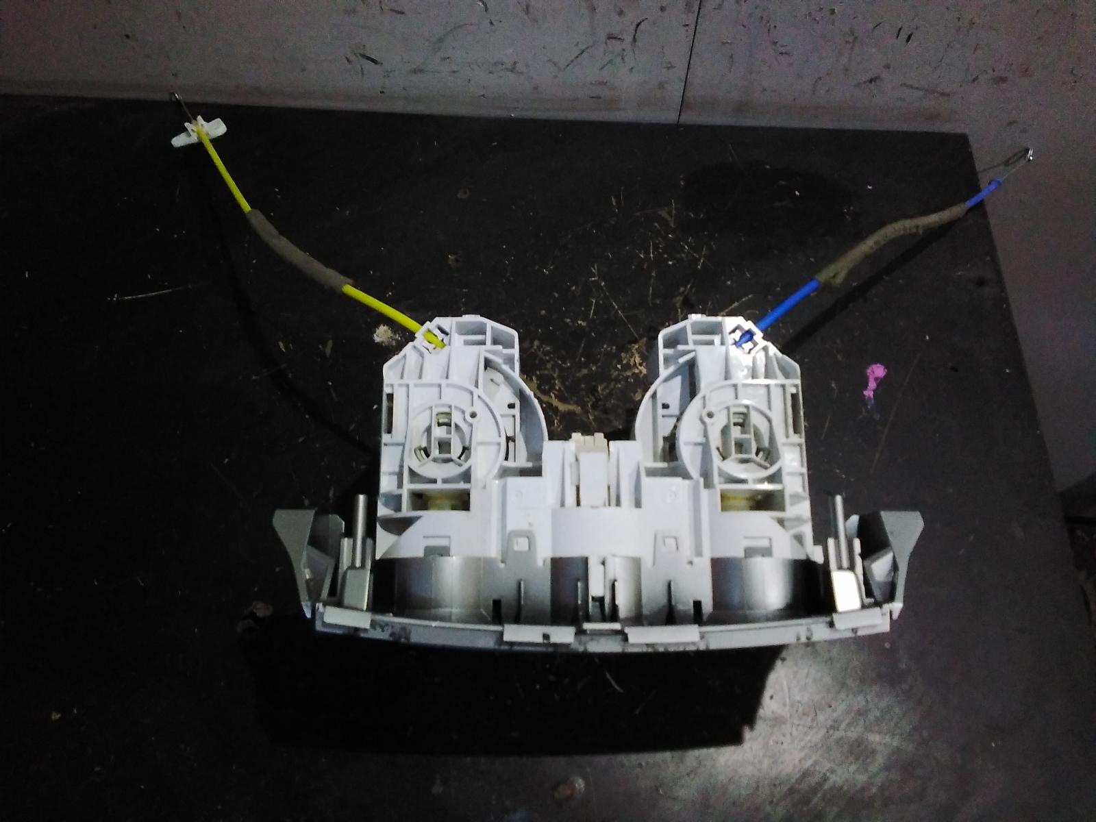 View Auto part Heater/Ac Controls Mazda 3 2009