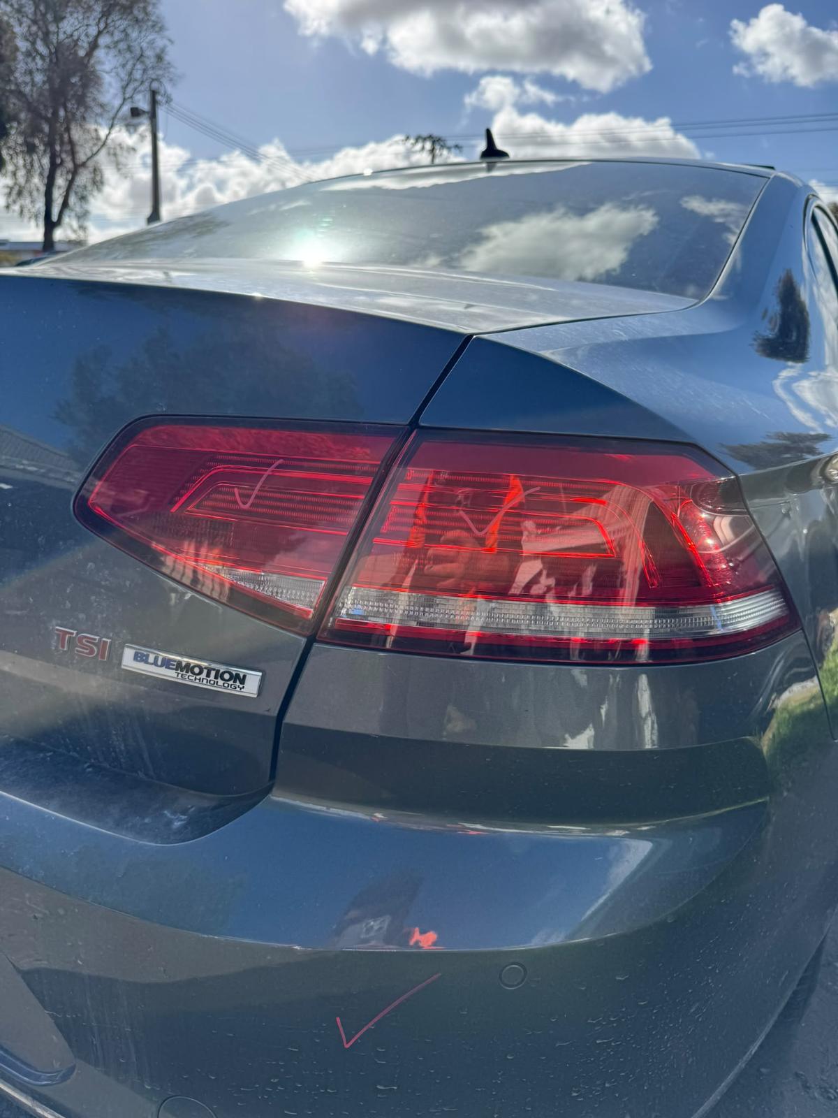 2017 Volkswagen Passat Right Rear Trailing Arm View Auto part Right Rear Trailing Arm Volkswagen Passat 2017